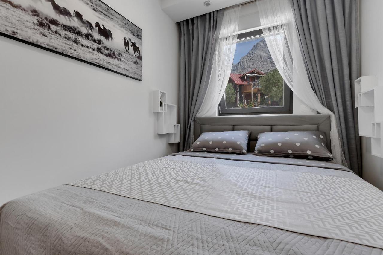 Luxury Promajna Beach Apartment エクステリア 写真