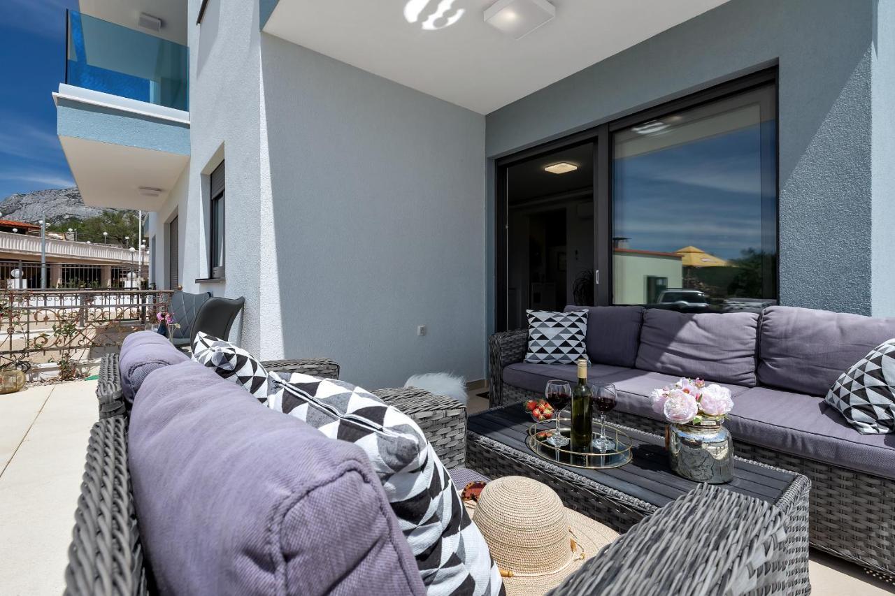 Luxury Promajna Beach Apartment エクステリア 写真