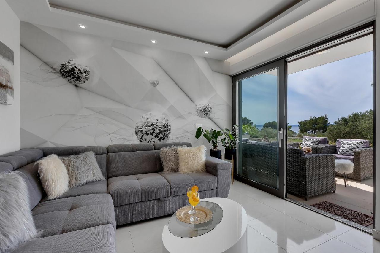 Luxury Promajna Beach Apartment エクステリア 写真