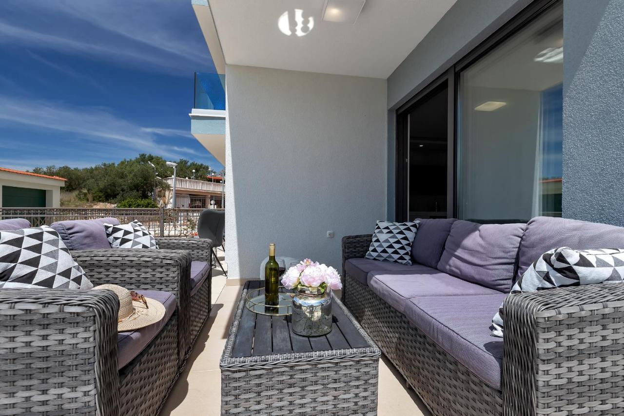 Luxury Promajna Beach Apartment エクステリア 写真