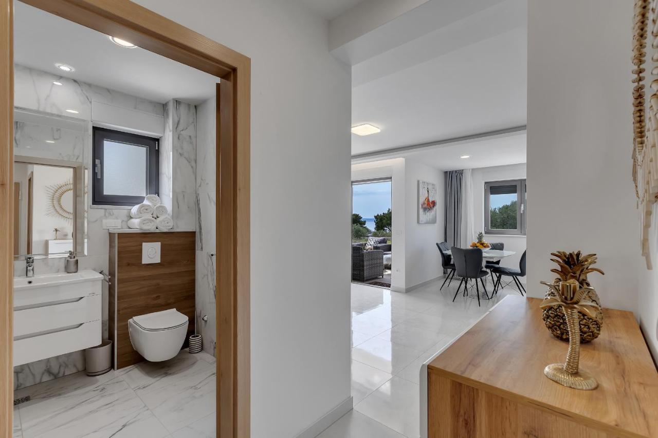 Luxury Promajna Beach Apartment エクステリア 写真